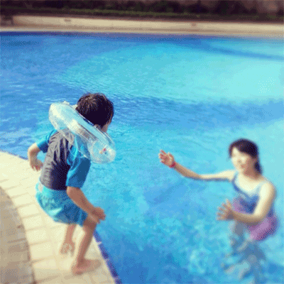 photo motuswim2.gif