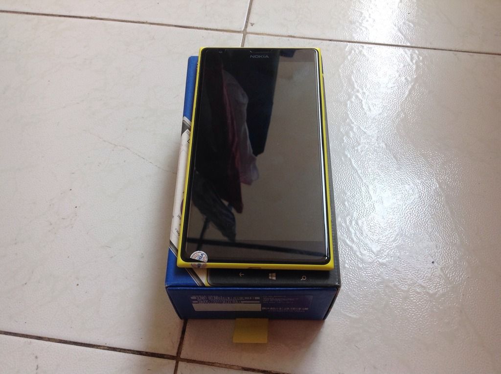 Lumina 1520 màu vàng - 3