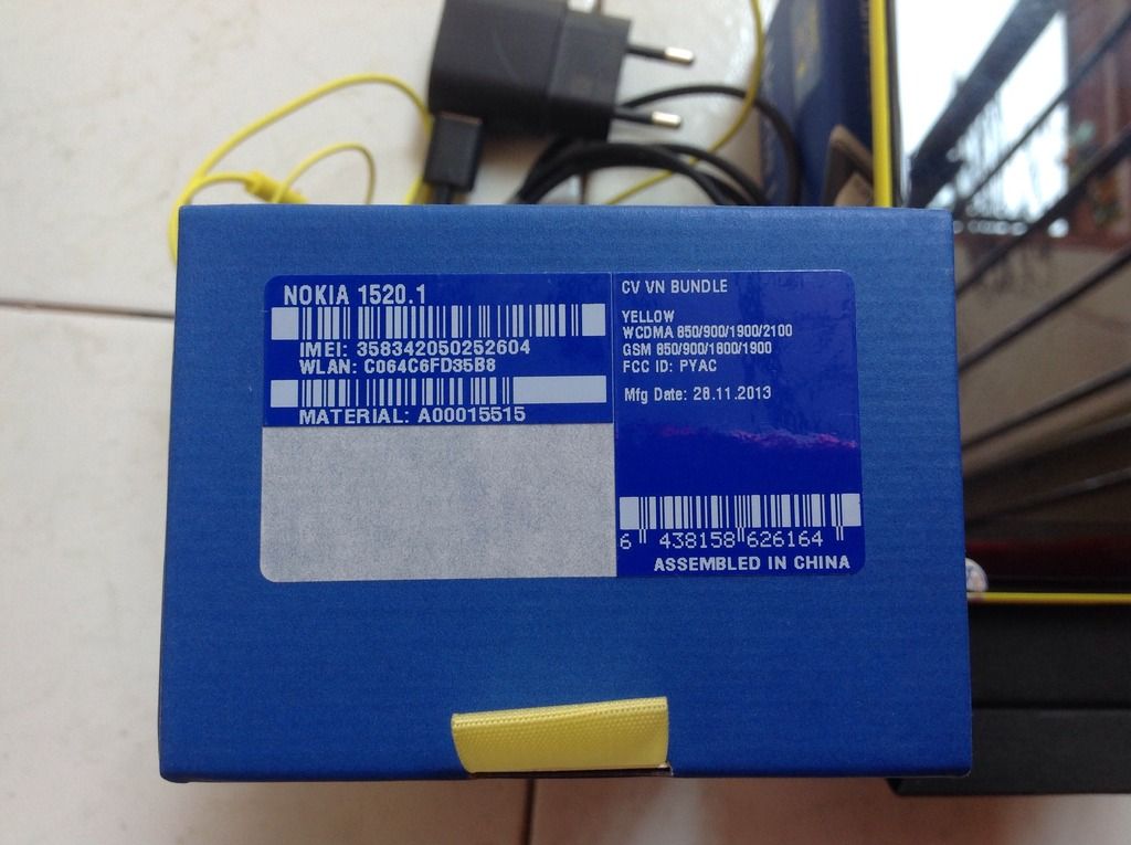 Lumina 1520 màu vàng