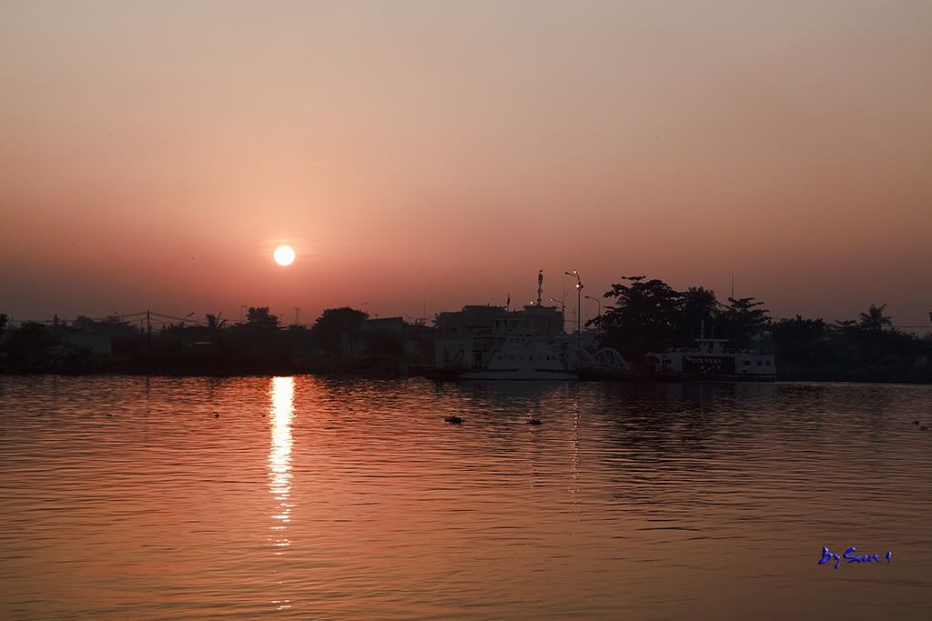 SunriseatBachDangRiver 1