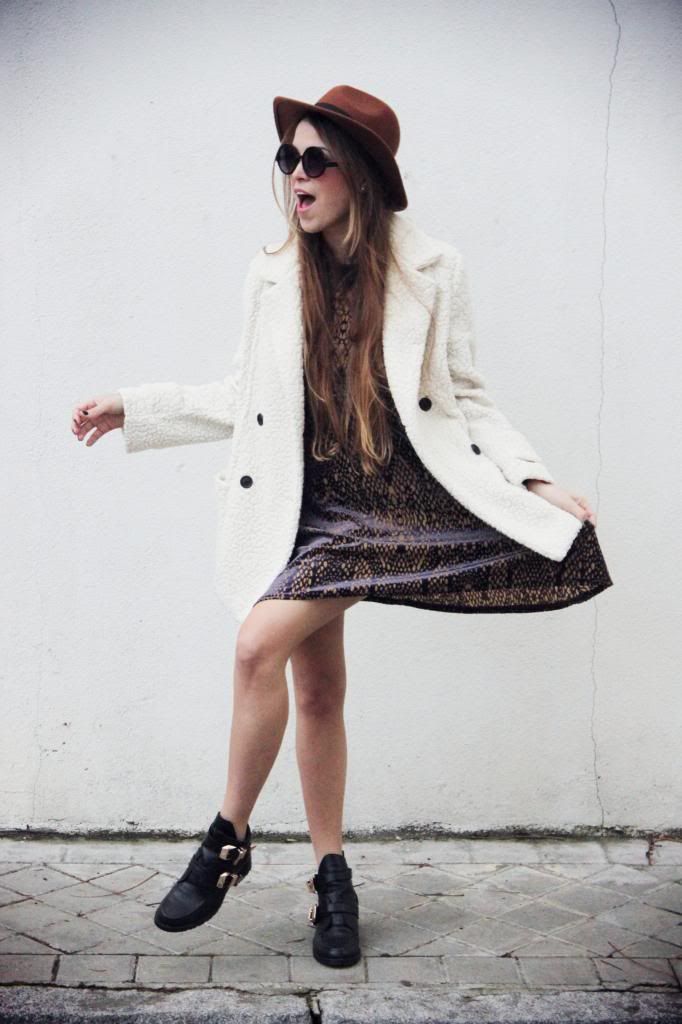 photo GATRIMONCOATAXPARISDRESSCHOIESBOOTSZEROUVSUNNIES2jpg_effected_zps3f9dc620.jpg