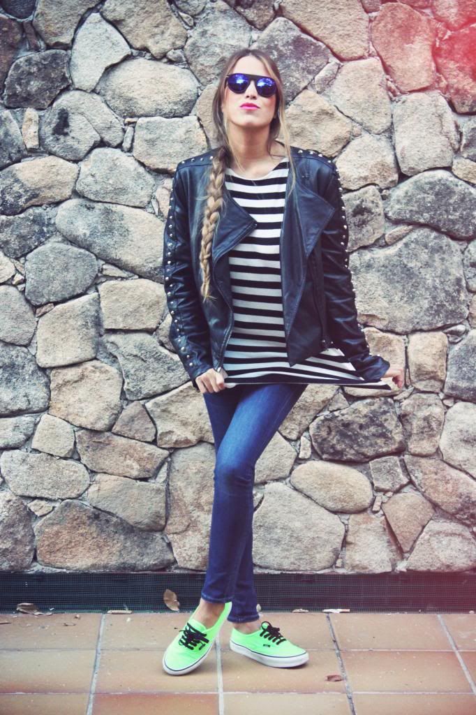 photo MOTELROCKSLEATHERJACKETSTUDDEDLEATHERJACKETNEONVANSDENIMZARAJEANSMIRRORSUNGLASSESPURPLELENSSUNGLASSESZEROUVASOSBAG12jpg_effe_zpsb8bd932d.jpg