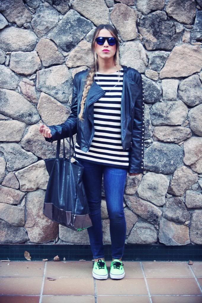photo MOTELROCKSLEATHERJACKETSTUDDEDLEATHERJACKETNEONVANSDENIMZARAJEANSMIRRORSUNGLASSESPURPLELENSSUNGLASSESZEROUVASOSBAG14jpg_effe_zpsdf27914e.jpg