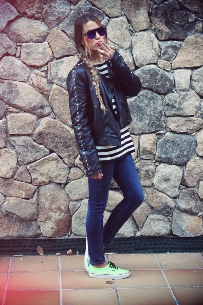 photo MOTELROCKSLEATHERJACKETSTUDDEDLEATHERJACKETNEONVANSDENIMZARAJEANSMIRRORSUNGLASSESPURPLELENSSUNGLASSESZEROUVASOSBAG5jpg_effec_zpsdb6084e5.jpg