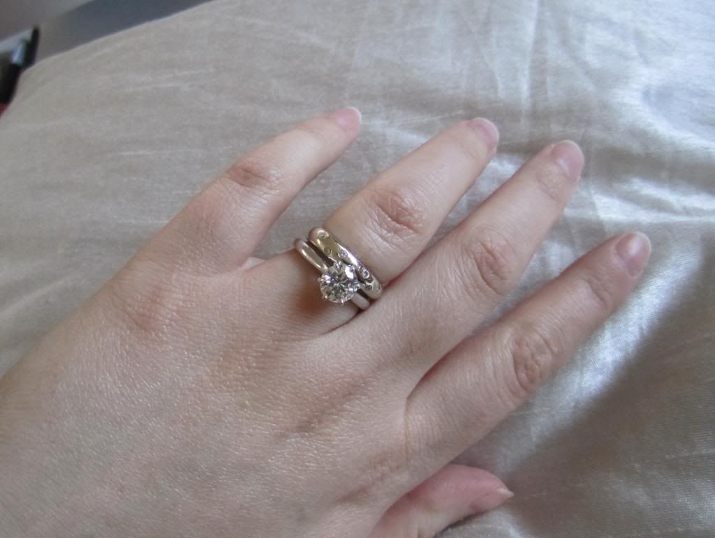Engagement ring white gold versus platinum