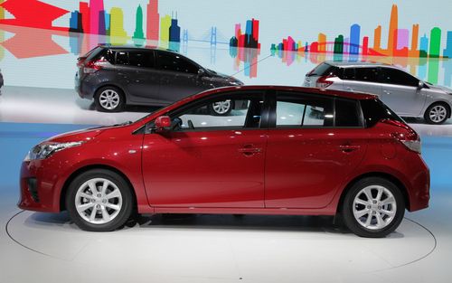 giá xe toyota yaris 2014