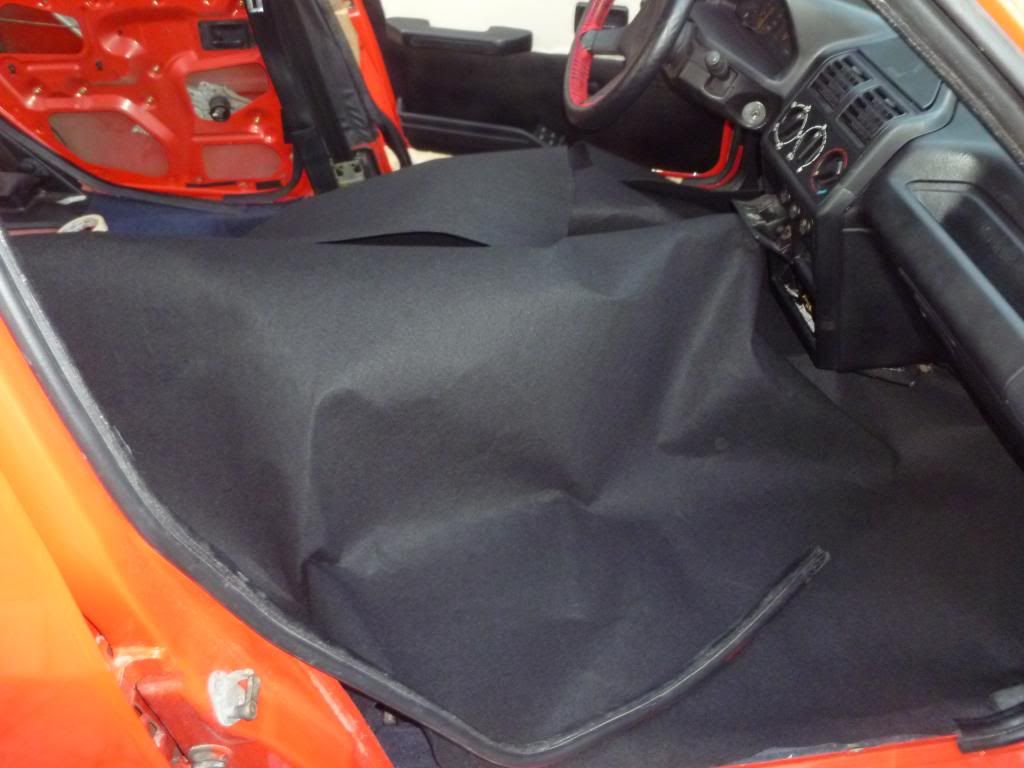 Tapizar Asientos Y Puertas, Y Poner Moqueta Al Suelo - Club 205