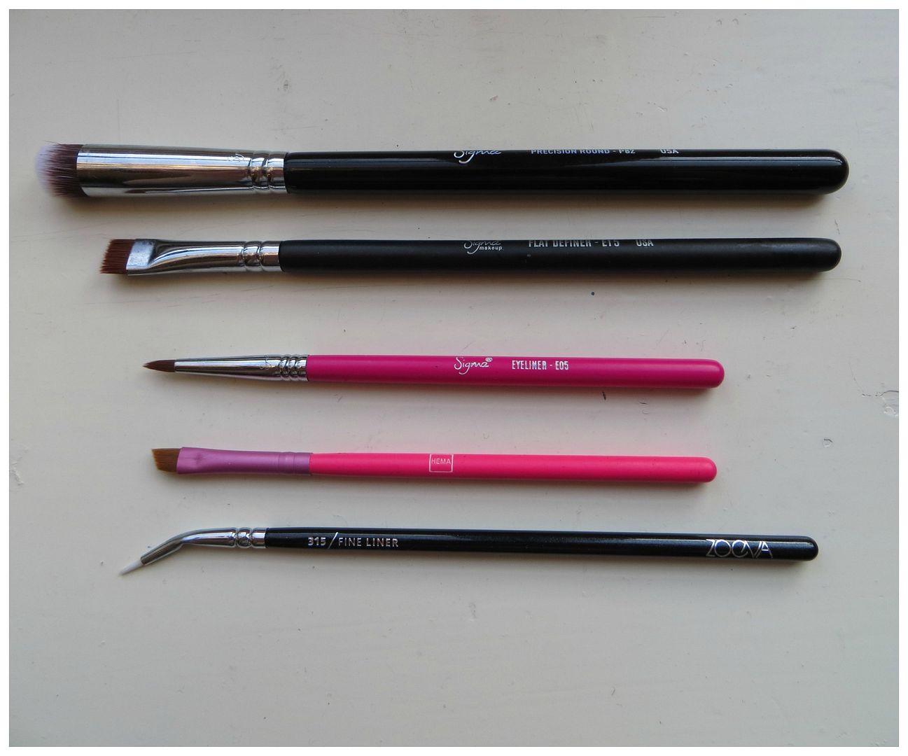 FLOATING IN DREAMS Reviews . Makeup . Fashion . everyday beauty made sense. 5 favorite