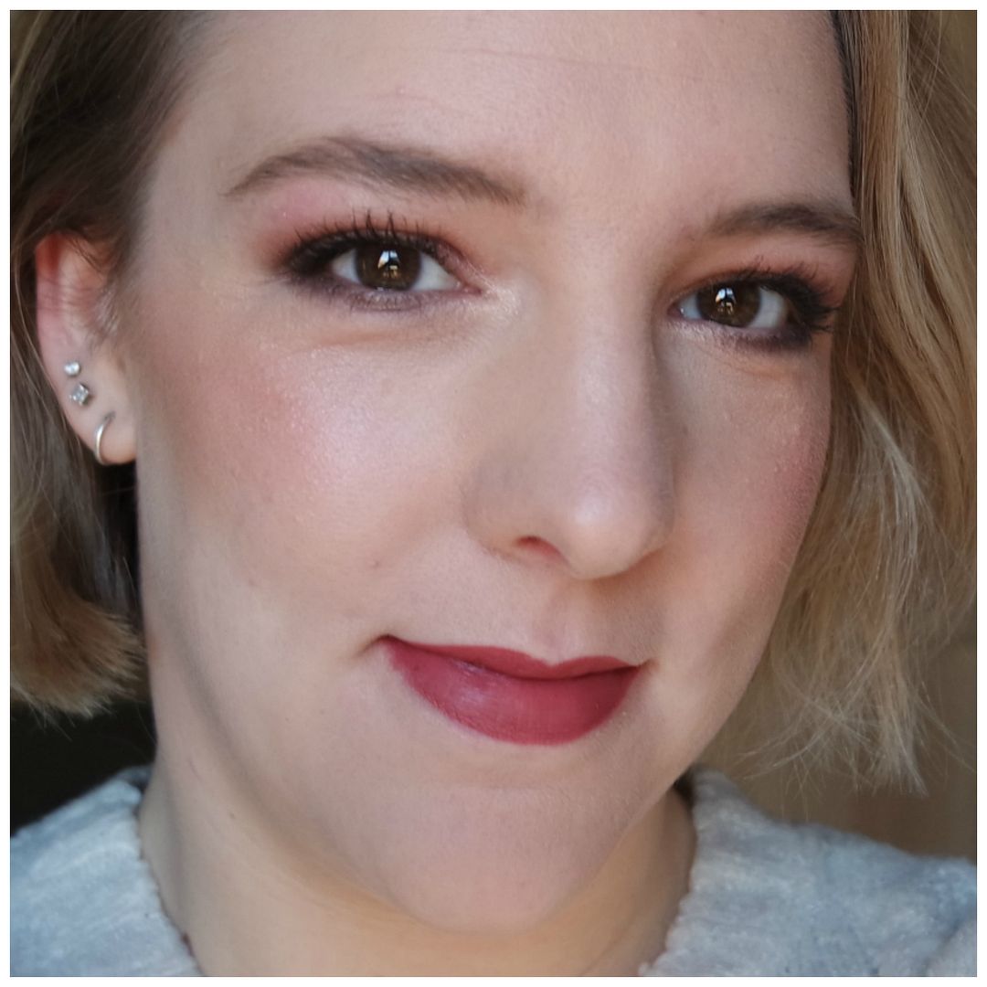 The Balm Instain blush Lace Floating in Dreams