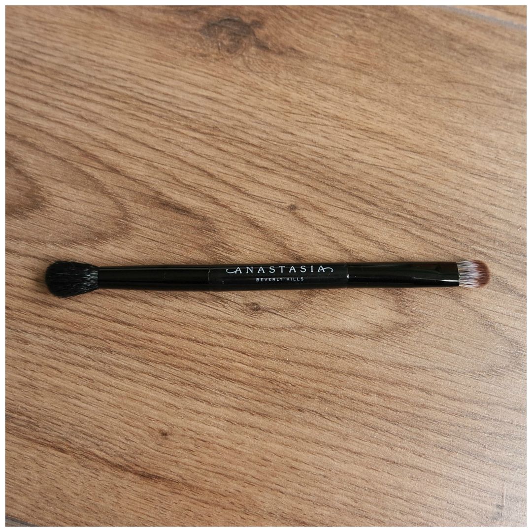 anastasia beverly hills sultry eyeshadow palette review swatch makeup look application anastasia beverly hills sultry eyeshadow palette review swatch makeup look application