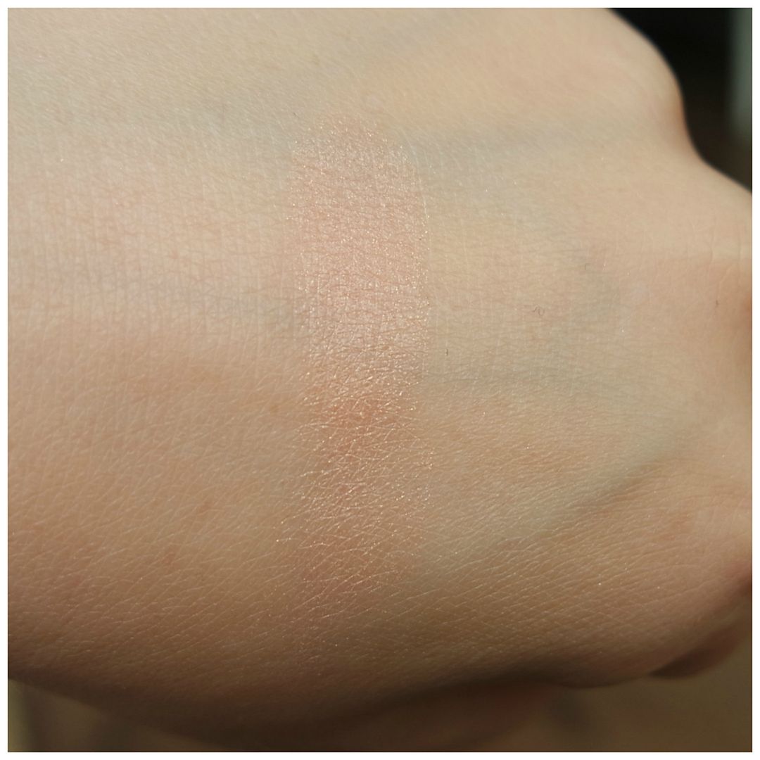 benefit gold rush mini box blush review swatch makeup look application benefit gold rush mini box blush review swatch makeup look application