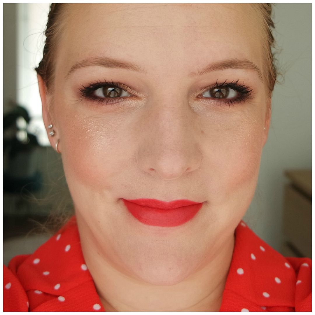 Catrice Blush Box Glowing + Multicolour Dolce Vita Review, Swatch, Makeup Look
