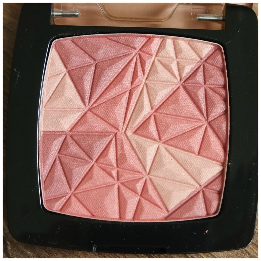 catrice blush box glowing & multicolour it's wine o'clock review swatch makeup look application catrice blush box glowing & multicolour it's wine o'clock review swatch makeup look application