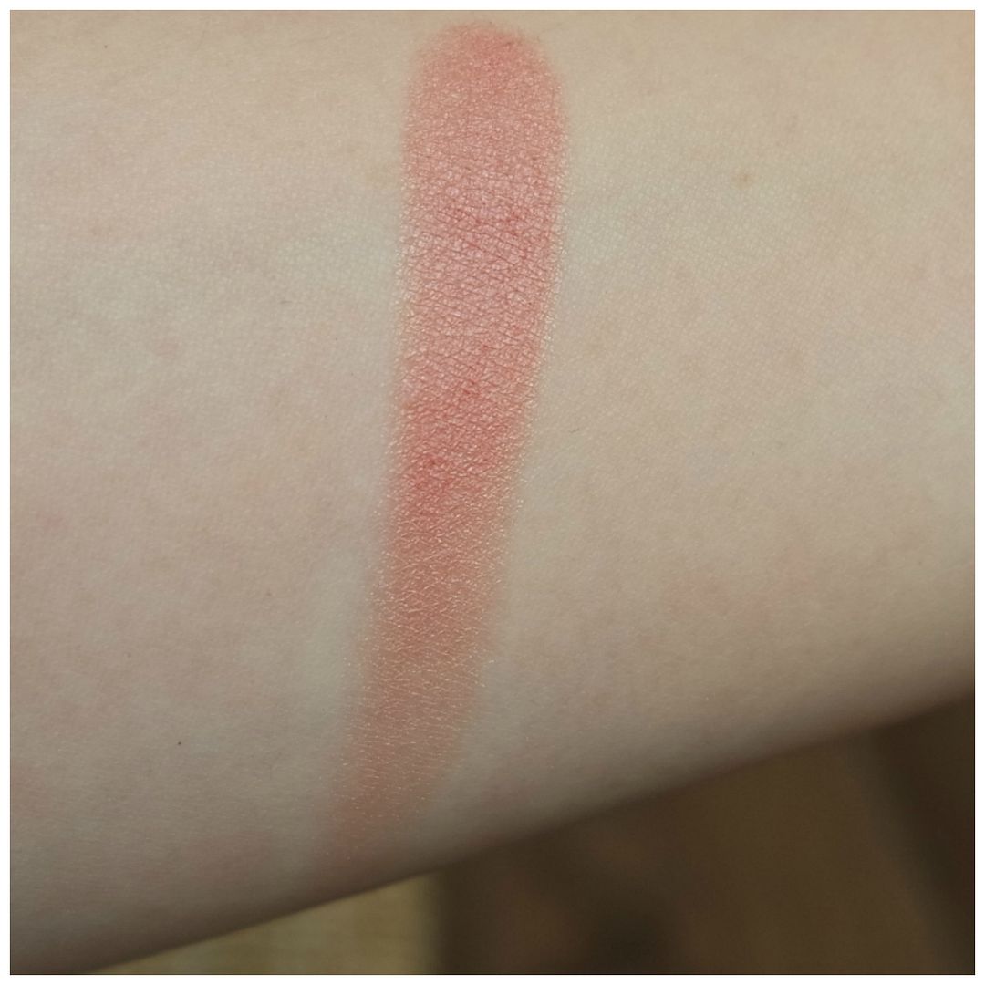 catrice blush box glowing & multicolour it's wine o'clock review swatch makeup look application catrice blush box glowing & multicolour it's wine o'clock review swatch makeup look application