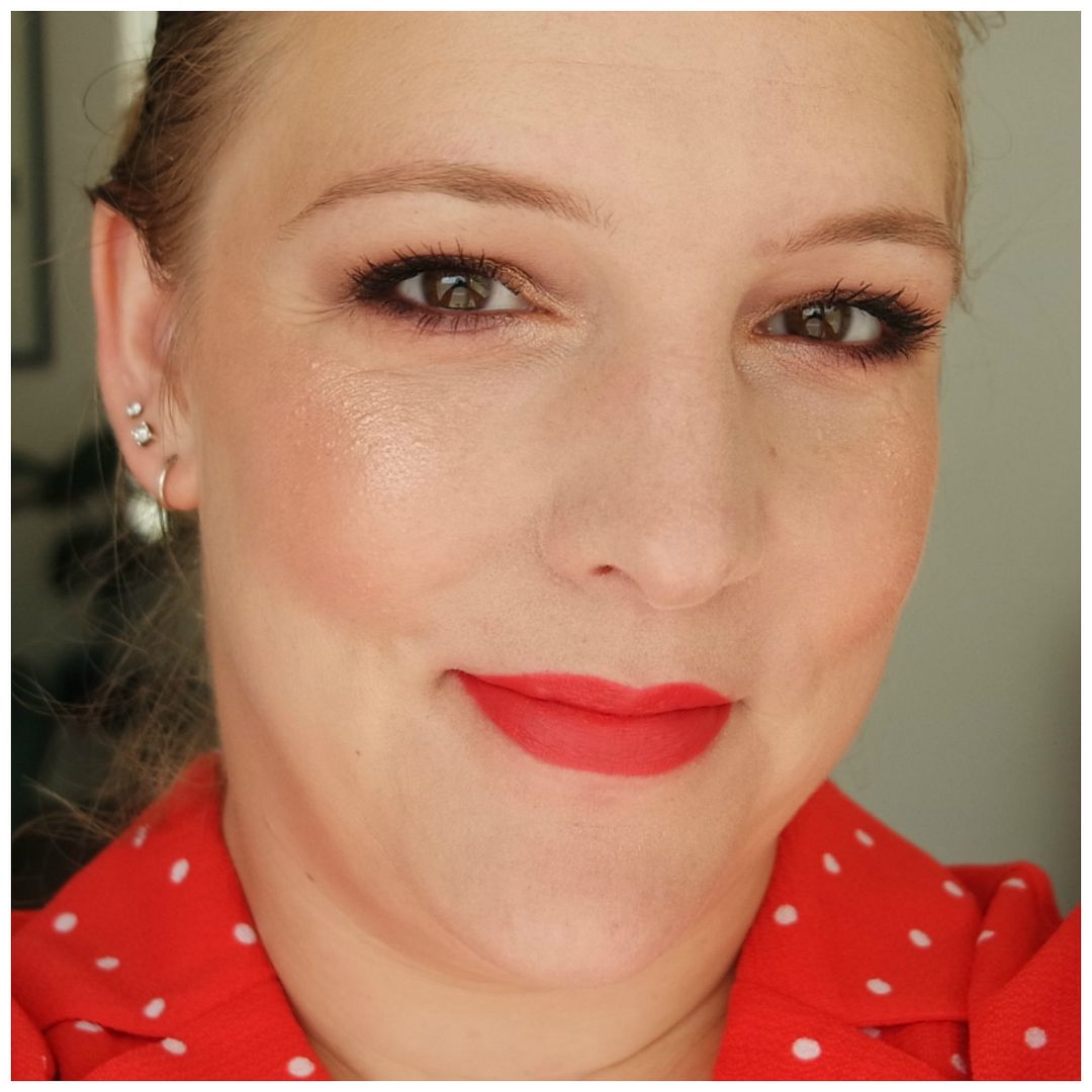 catrice luminice highligh & blush glow face palette review swatch 010 Rose Vibes Only