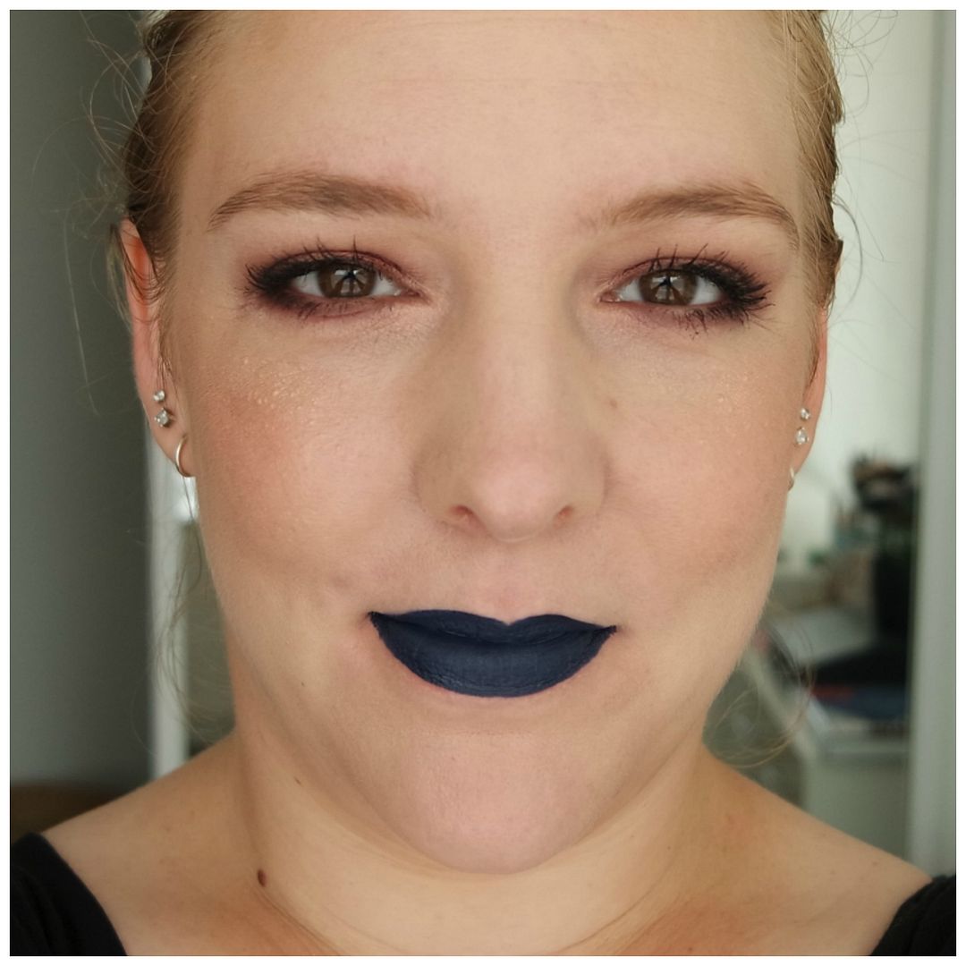 Chanel Les Beiges Sheer Healthy Glow Tinted Moisturizer SPF 30 Light review swatch makeup look