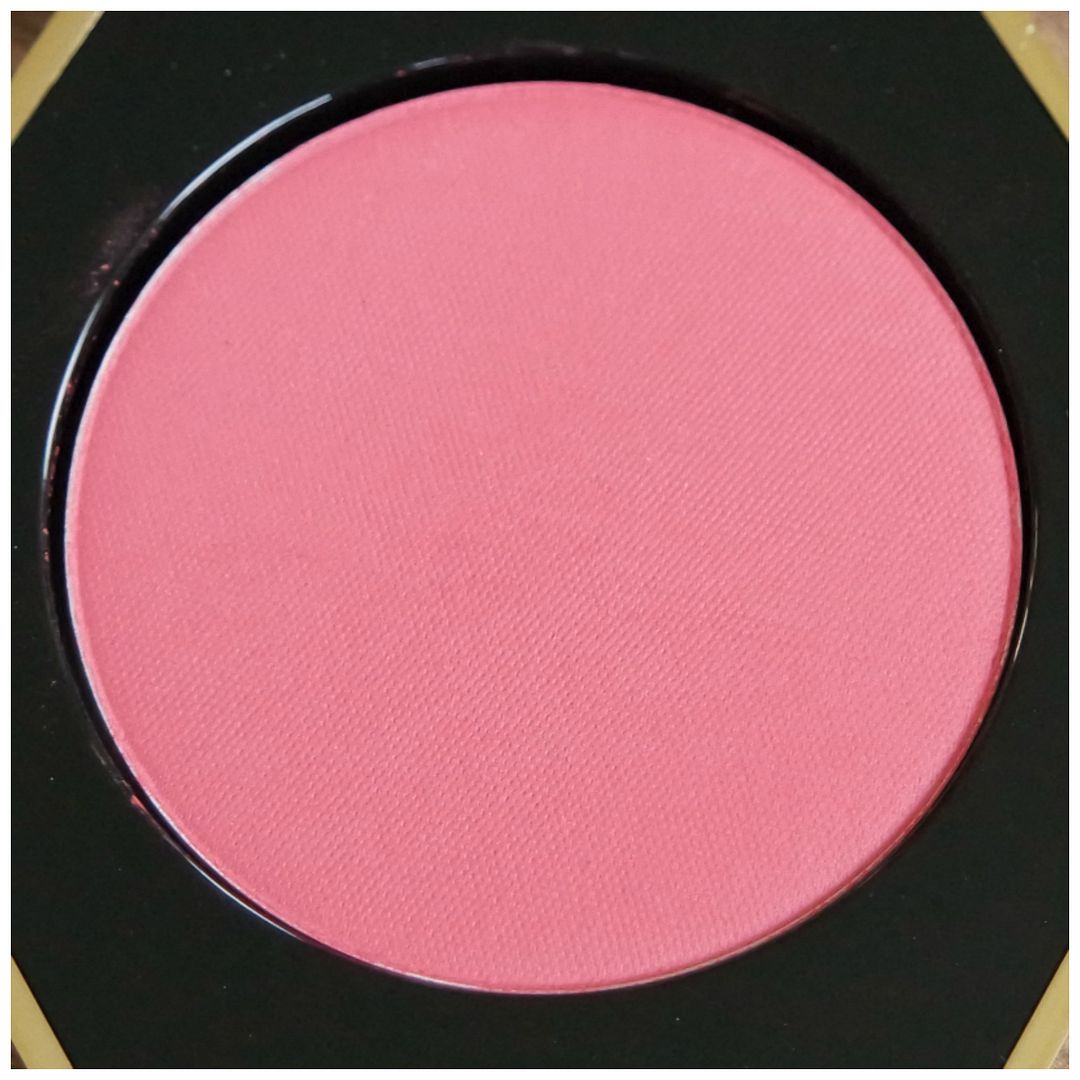 H&M beauty pure radiance blush vintage red review swatch makeup look