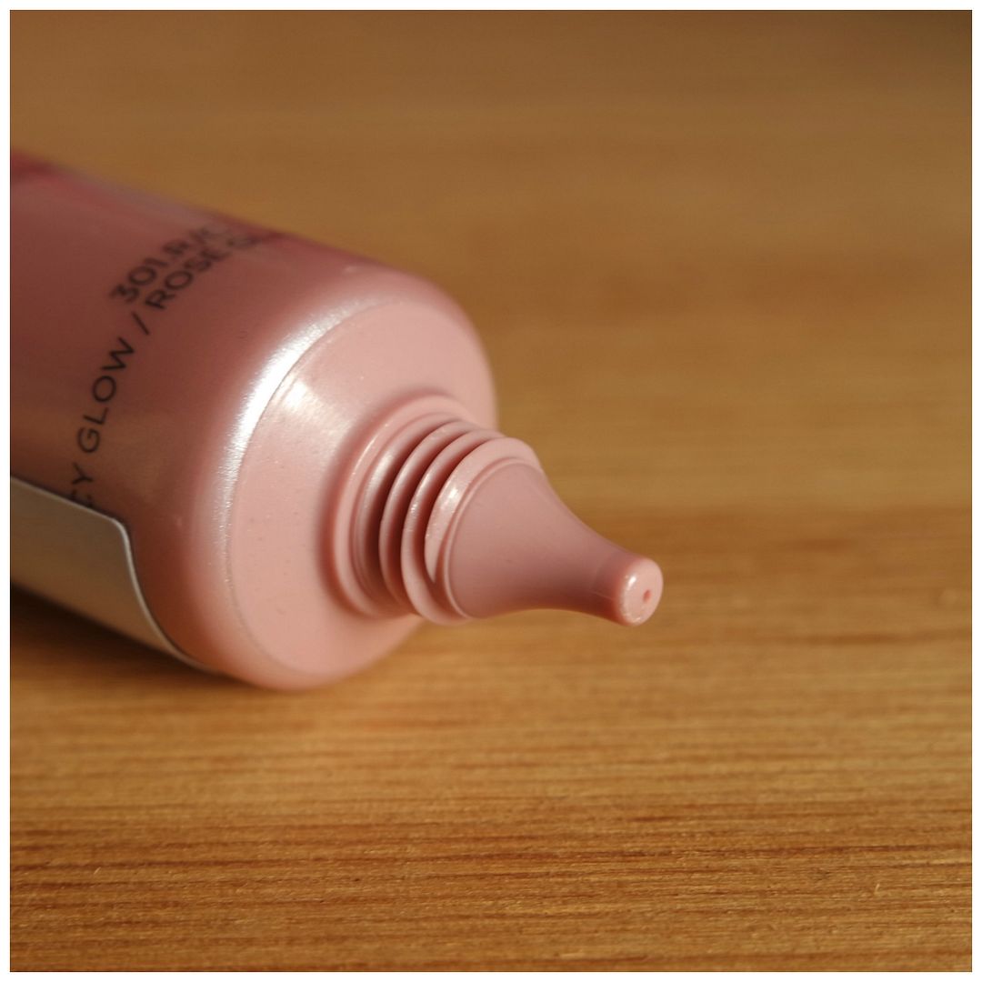 L'oreal true match liquid glow illuminator highlighter prime blend highlight review swatch 01 rosy glow