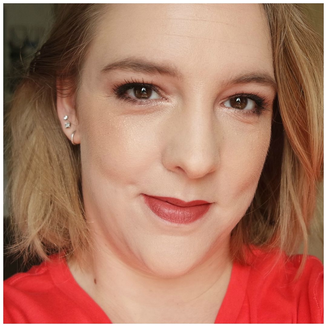 maybelline dream cushion foundation 10 porcelain review swatch