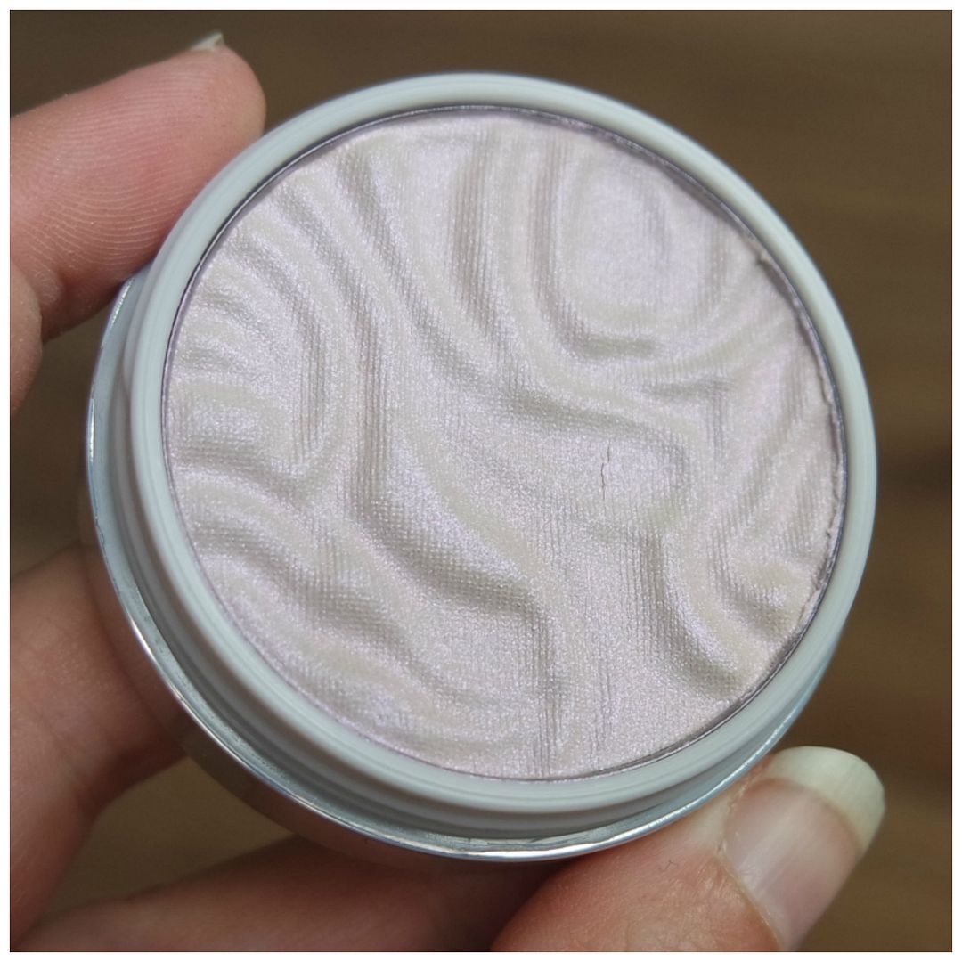 physician's formula butter highlighter murumuru review swatch iridescence fair skin physician's formula butter highlighter murumuru review swatch iridescence fair skin