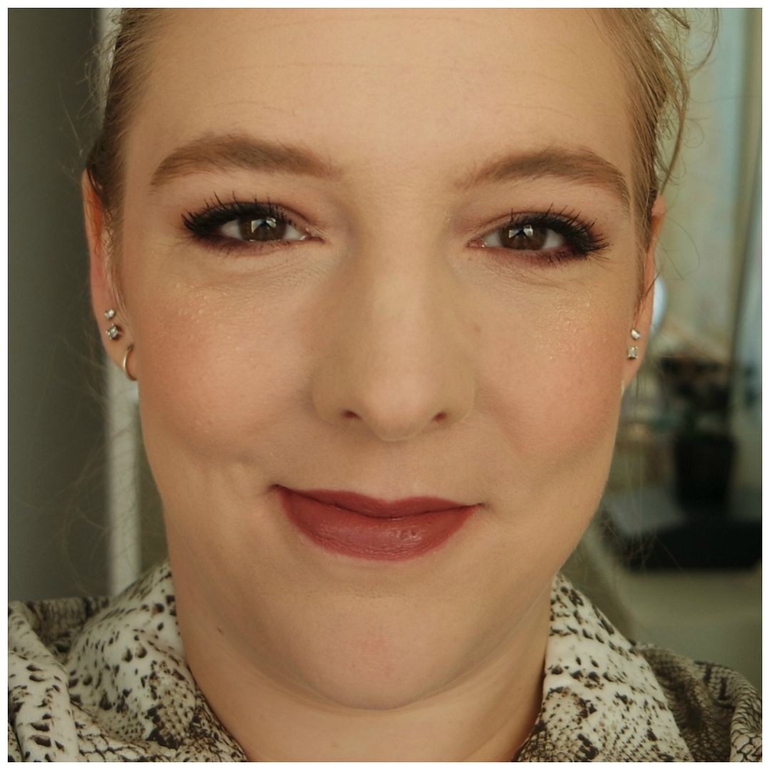 too faced born this way multi-use concealer review swatch snow super coverage sculpting