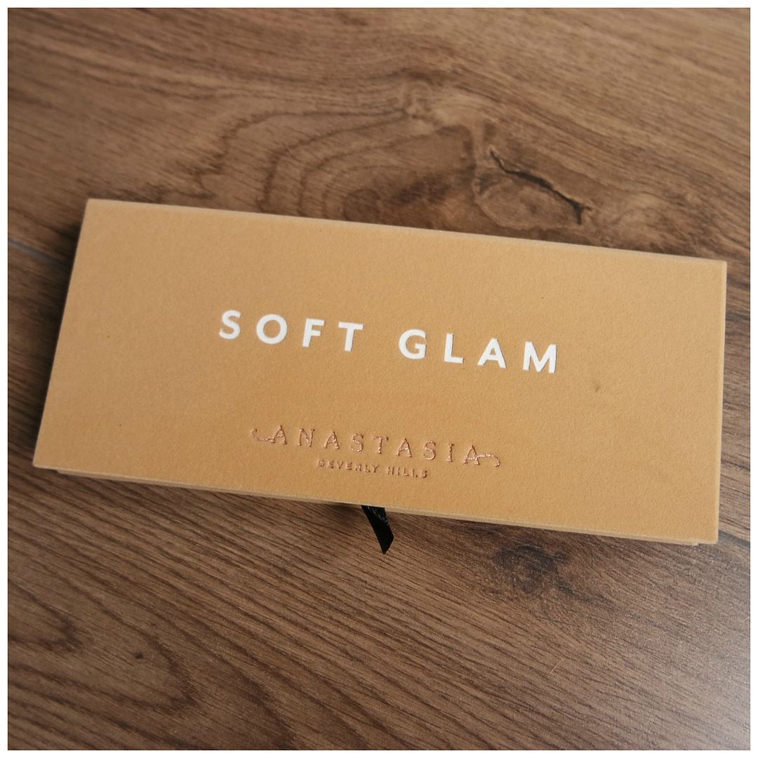 anastasia beverly hills soft glam eyeshadow palette review swatch makeup look 3 looks 1 palette anastasia beverly hills soft glam eyeshadow palette review swatch makeup look 3 looks 1 palette