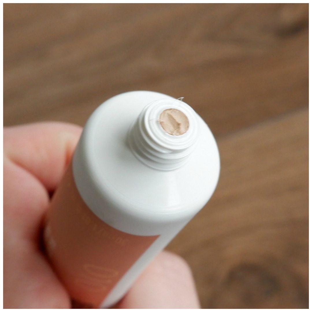 catrice poreless perfection mousse foundation silicone free 010 neutral nude review swatch application makeup look dry fair skin catrice poreless perfection mousse foundation silicone free 010 neutral nude review swatch application makeup look dry fair skin