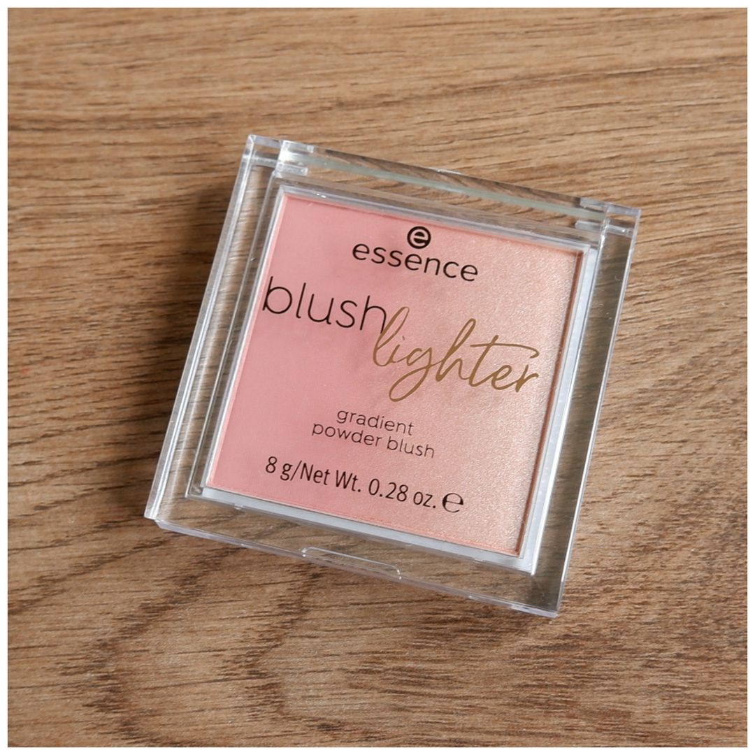 Essence Blush Lighter review swatch makeup look 04 peachy dawn 03 cassis sunburst Essence Blush Lighter review swatch makeup look 04 peachy dawn 03 cassis sunburst