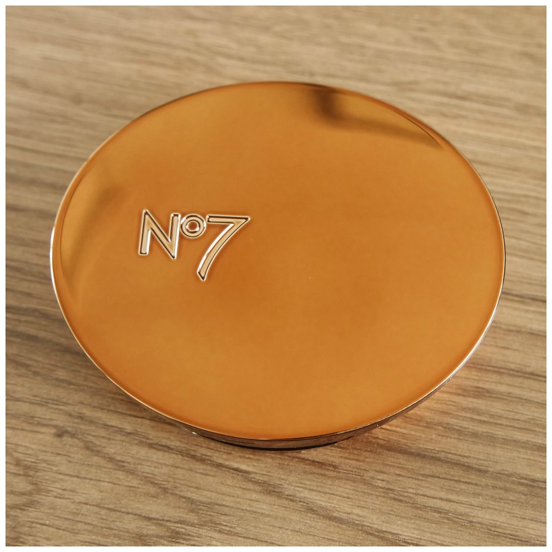 No. 7 Bronzer Golden Sand review swatch makeup look application No. 7 Bronzer Golden Sand review swatch makeup look application